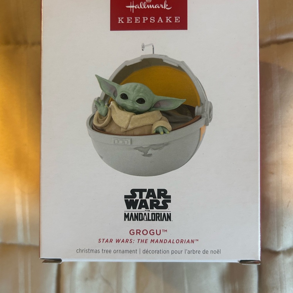 Disney Star Wars Grogu Ornament - Green and Gray Pod